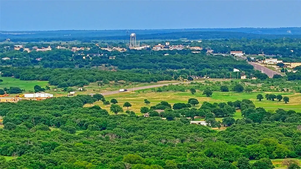 000 Longbranch Nocona TX 76255