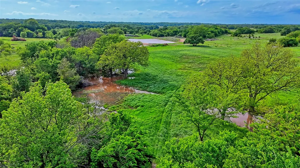 000 Longbranch Nocona TX 76255