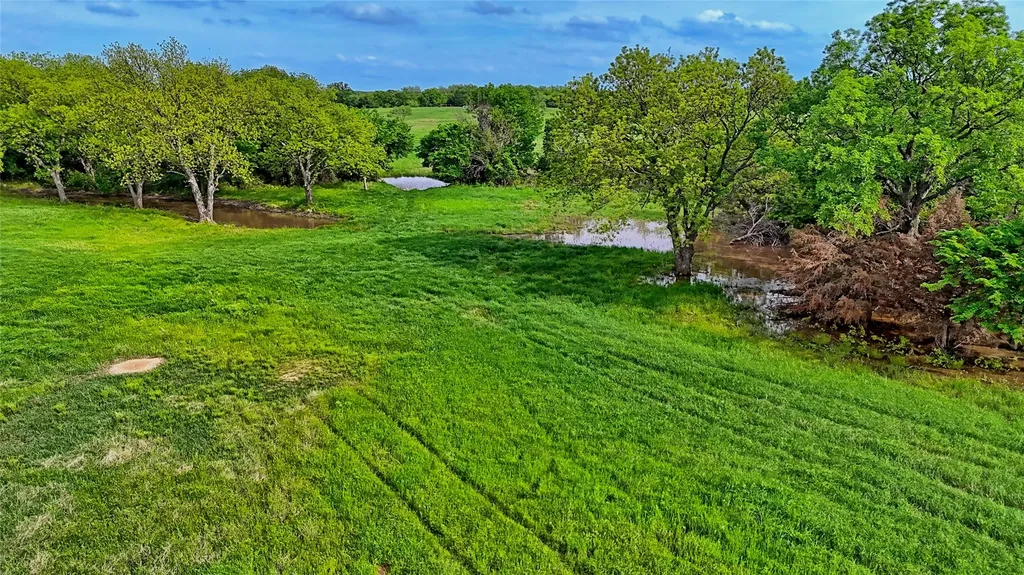 000 Longbranch Nocona TX 76255
