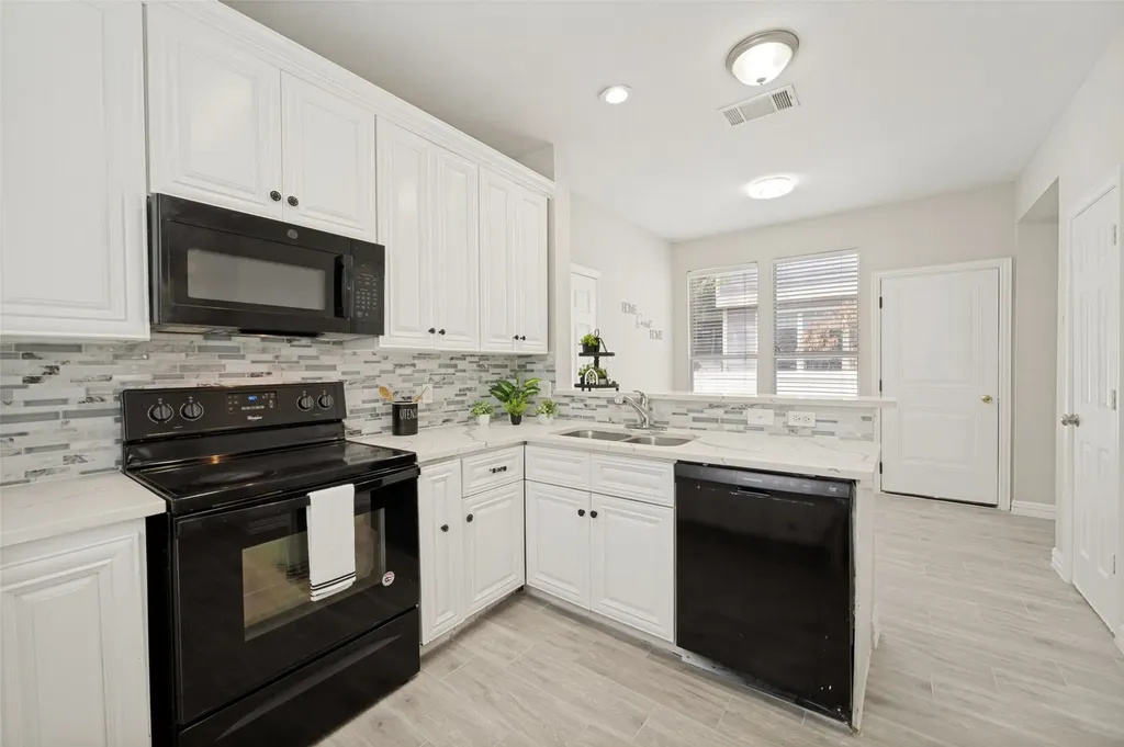 9822 Walnut Hill Drive Providence Village TX 76227