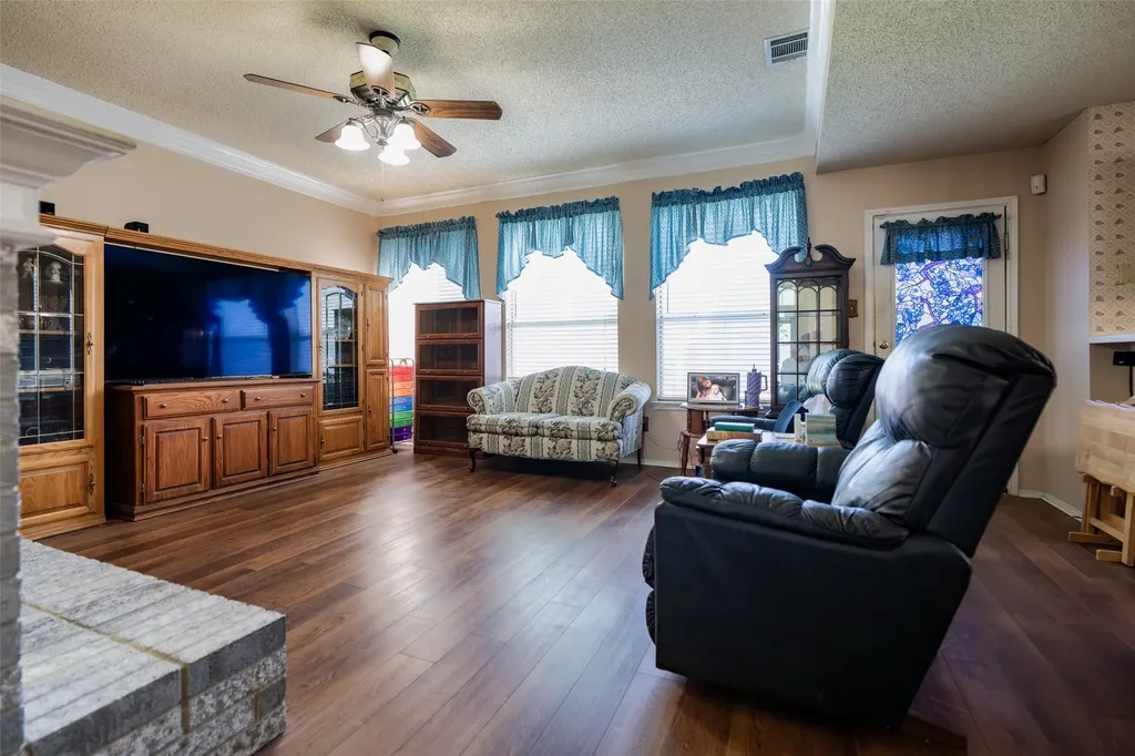726 Spring Mills Road Mesquite TX 75181