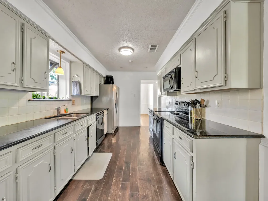 2500 Stonemoss Drive Plano TX 75075