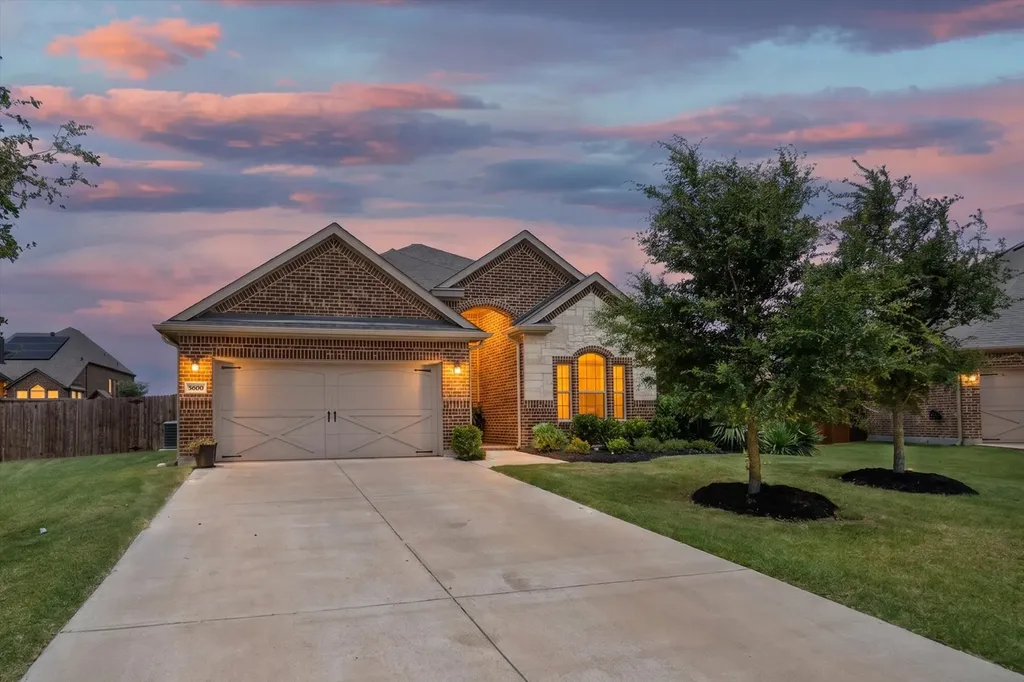 5600 Log Cabin Court Midlothian TX 76065