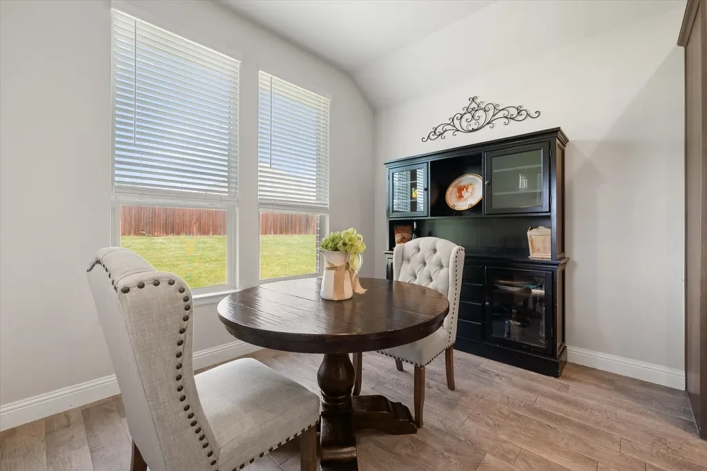 5600 Log Cabin Court Midlothian TX 76065