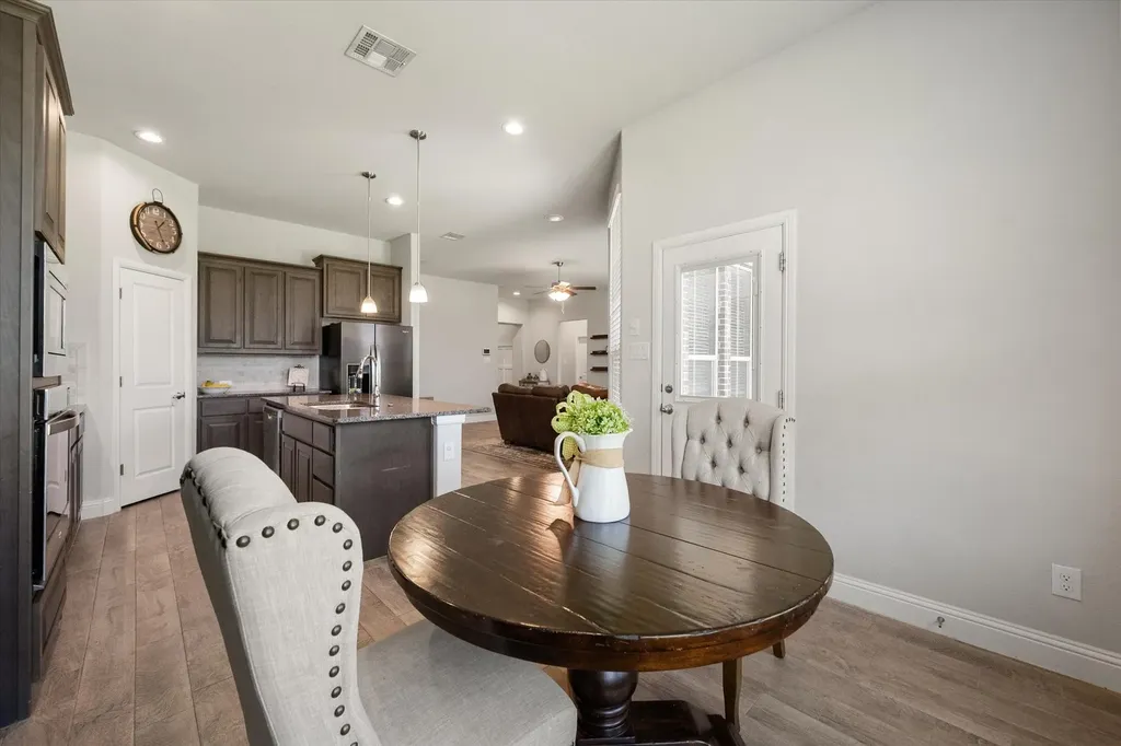 5600 Log Cabin Court Midlothian TX 76065