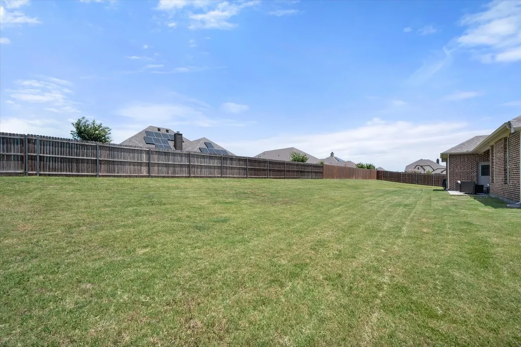 5600 Log Cabin Court Midlothian TX 76065