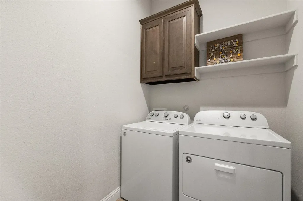 5600 Log Cabin Court Midlothian TX 76065