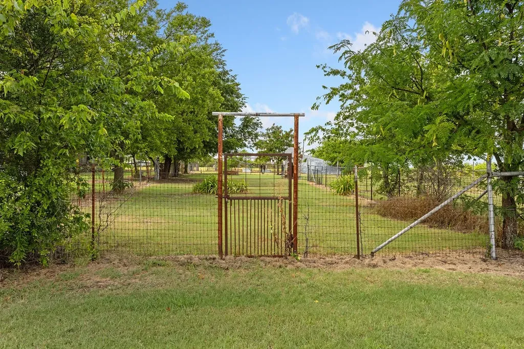 6550 Veal Station Road Weatherford TX 76085
