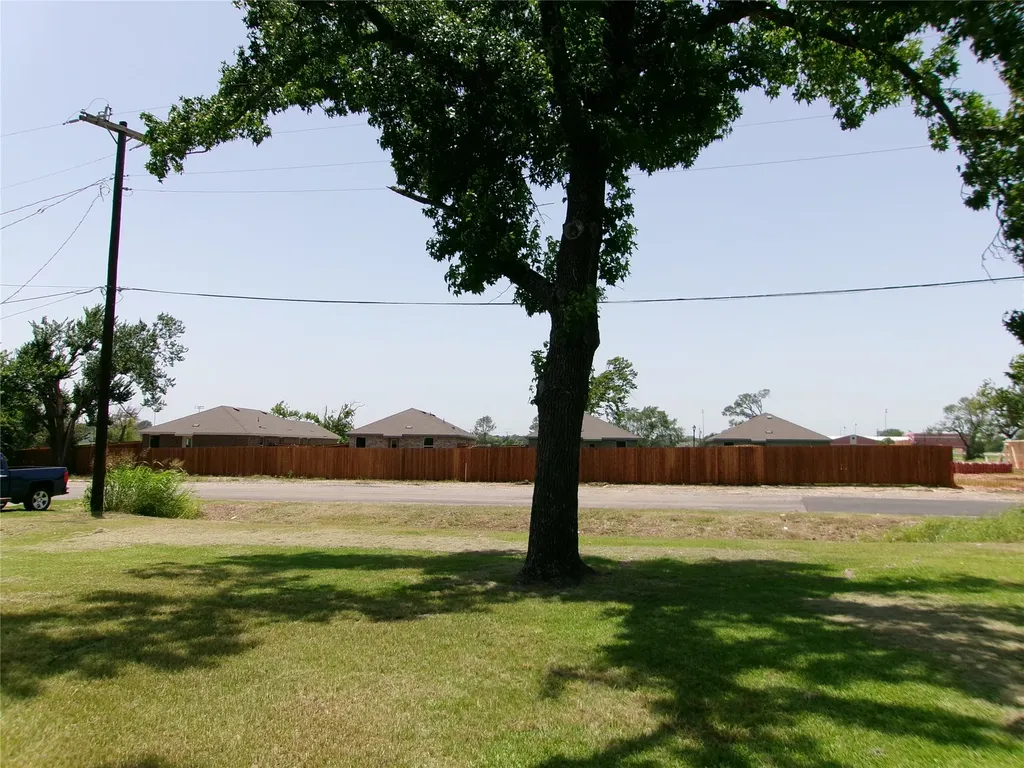 419 W Evans Avenue Bonham TX 75418