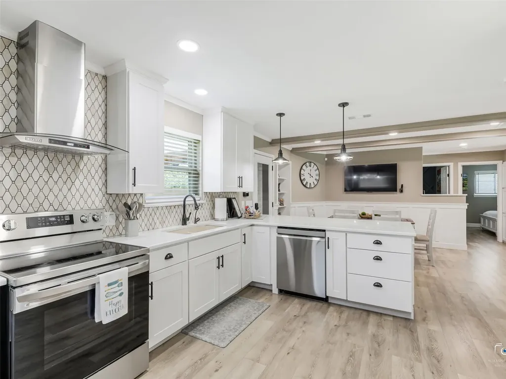 1305 Willowbrook Street Arlington TX 76011