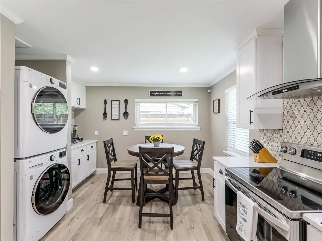 1305 Willowbrook Street Arlington TX 76011