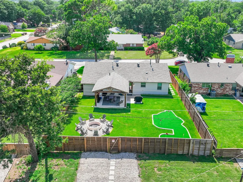 1305 Willowbrook Street Arlington TX 76011