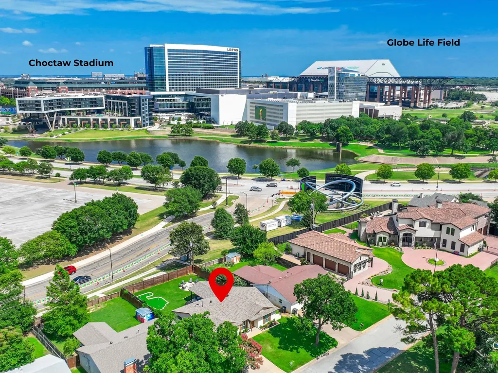 1305 Willowbrook Street Arlington TX 76011