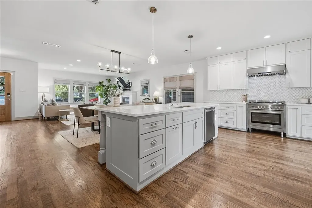 3328 W 5th Street Fort Worth TX 76107