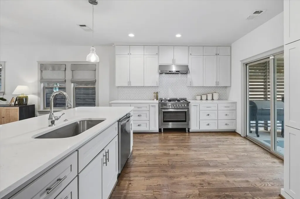 3328 W 5th Street Fort Worth TX 76107
