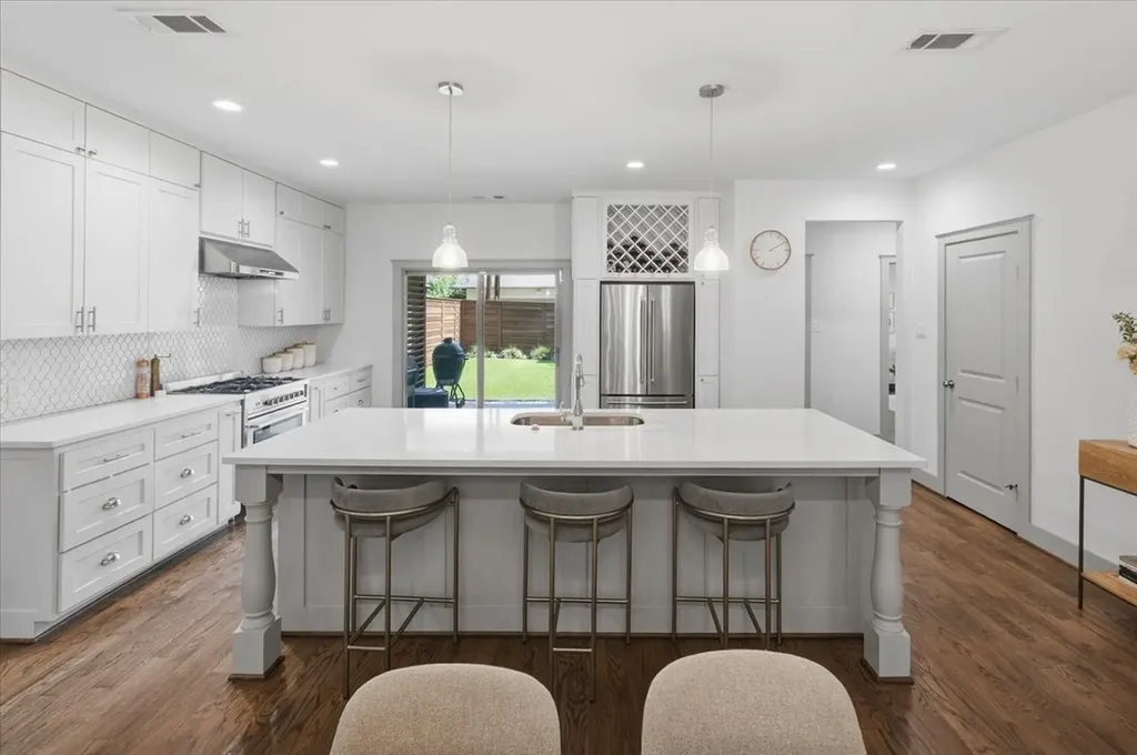 3328 W 5th Street Fort Worth TX 76107