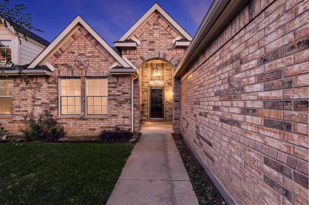3505 Mustang Drive Denton TX 76210