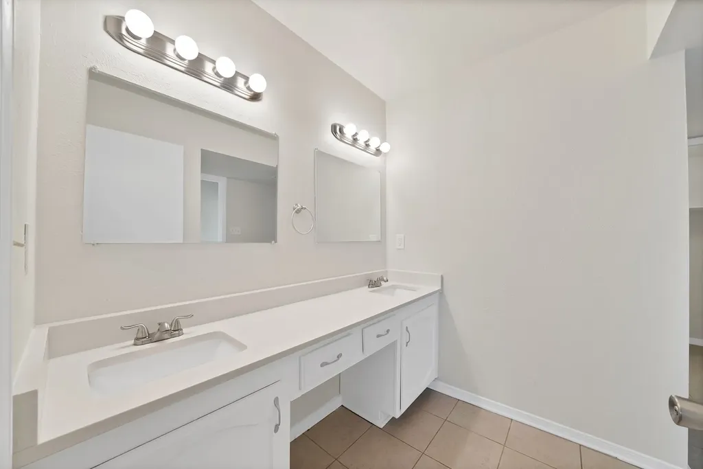 7000 Curry Drive The Colony TX 75056