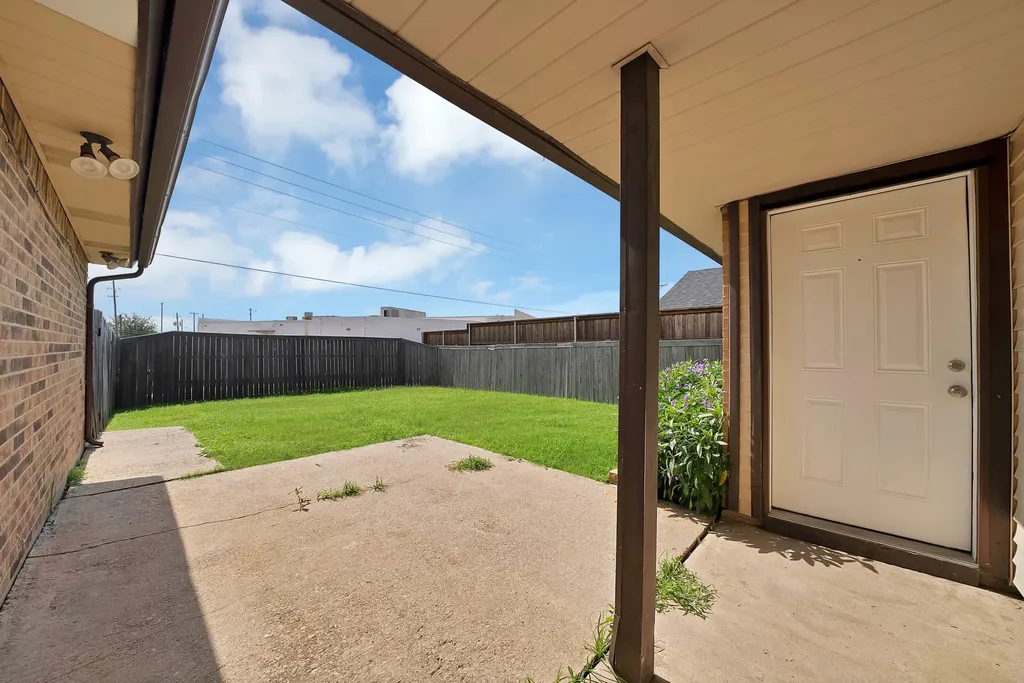 7000 Curry Drive The Colony TX 75056