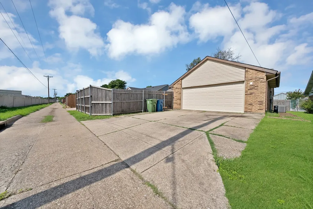7000 Curry Drive The Colony TX 75056