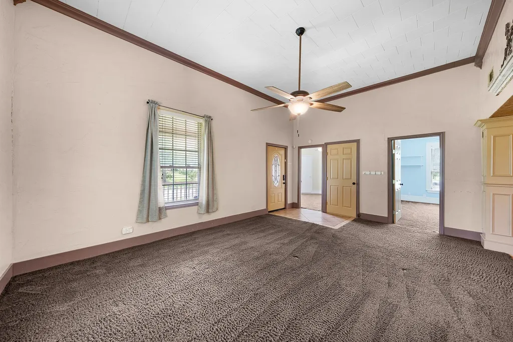 1301 Locust Street Commerce TX 75428