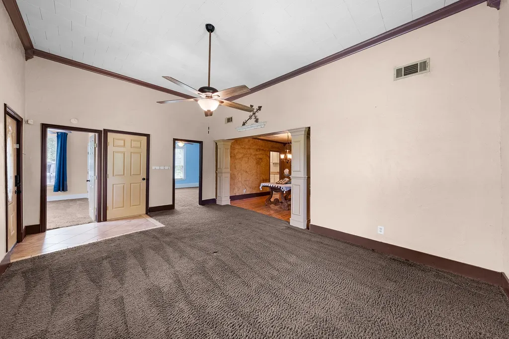 1301 Locust Street Commerce TX 75428