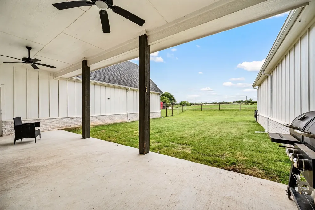 151 Lakota Drive Bridgeport TX 76426