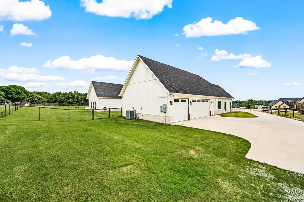 151 Lakota Drive Bridgeport TX 76426