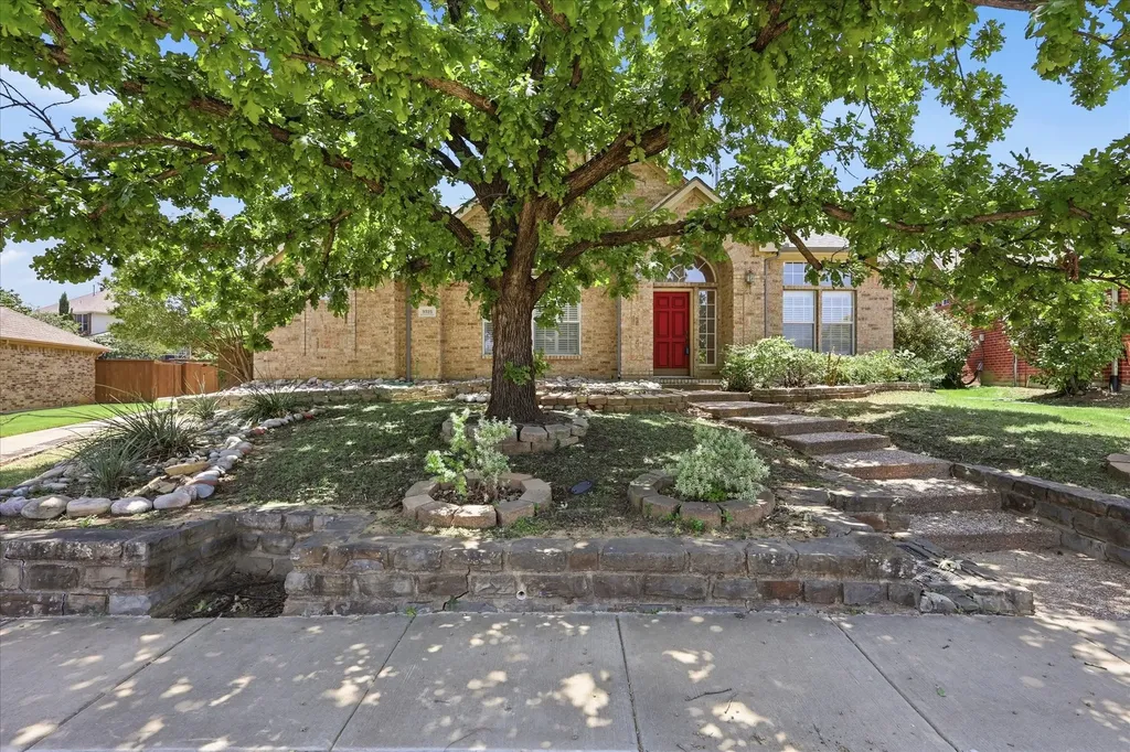 9325 Vista Circle Irving TX 75063