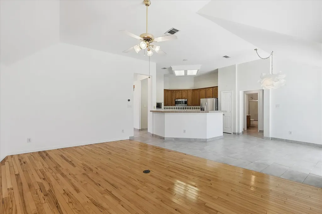9325 Vista Circle Irving TX 75063