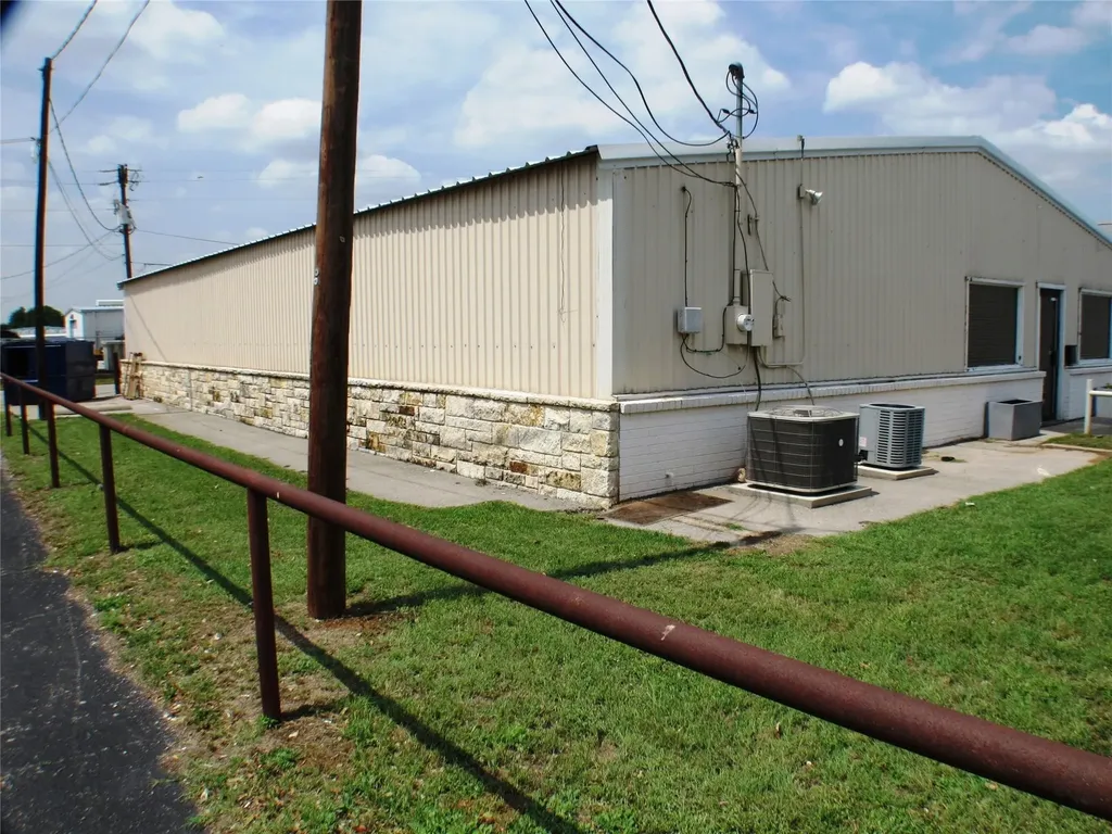 1342 E Us Highway 377 Granbury TX 76048