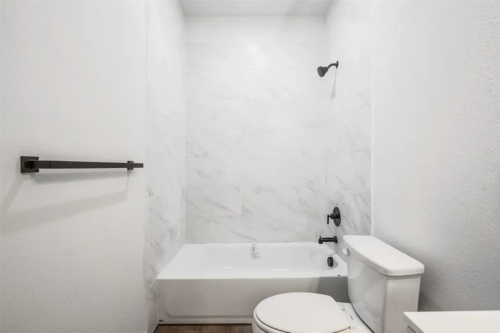 211 W Elm Street Whitewright TX 75491
