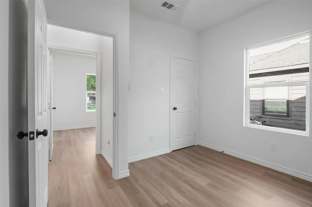211 W Elm Street Whitewright TX 75491
