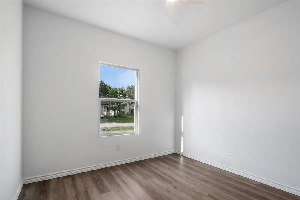 211 W Elm Street Whitewright TX 75491