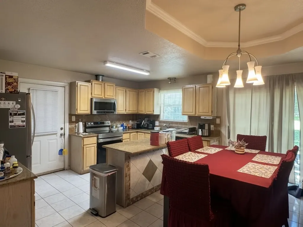 606 Iowa Street Keene TX 76059