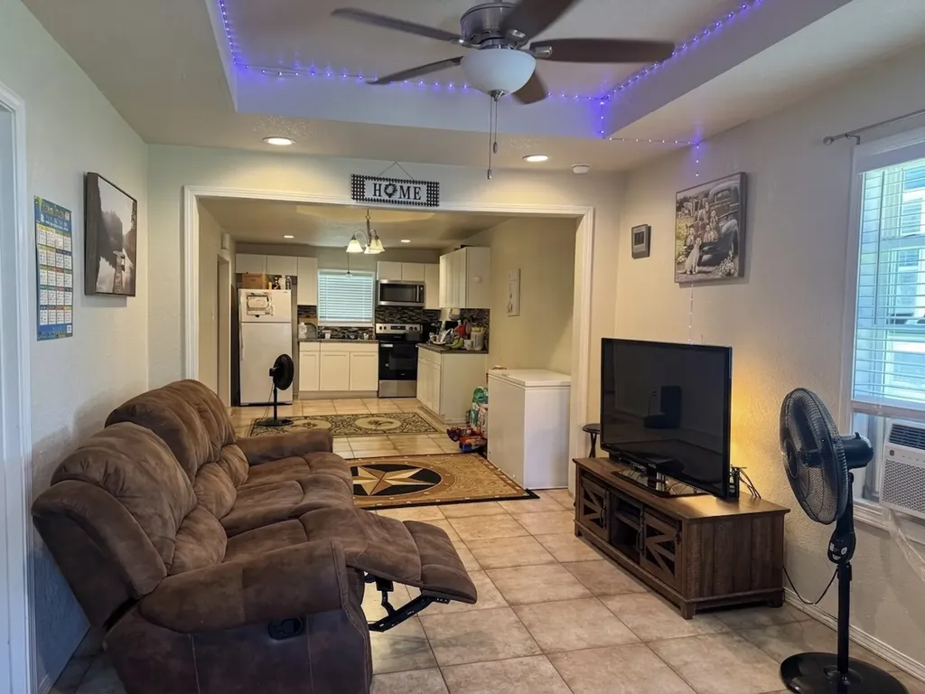 606 Iowa Street Keene TX 76059