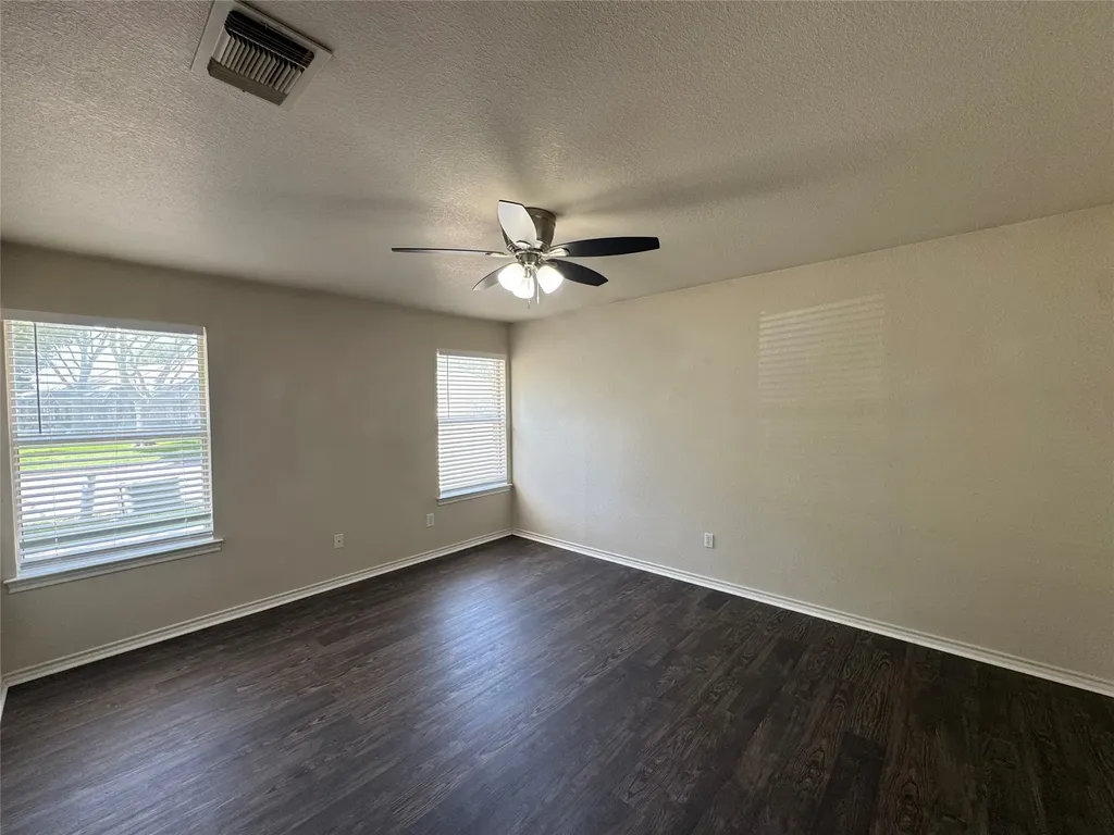 957 Austin Court Weatherford TX 76086