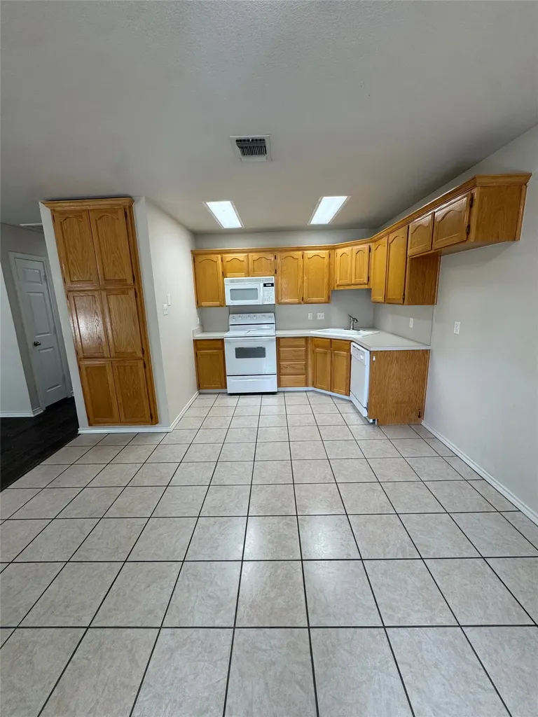 957 Austin Court Weatherford TX 76086