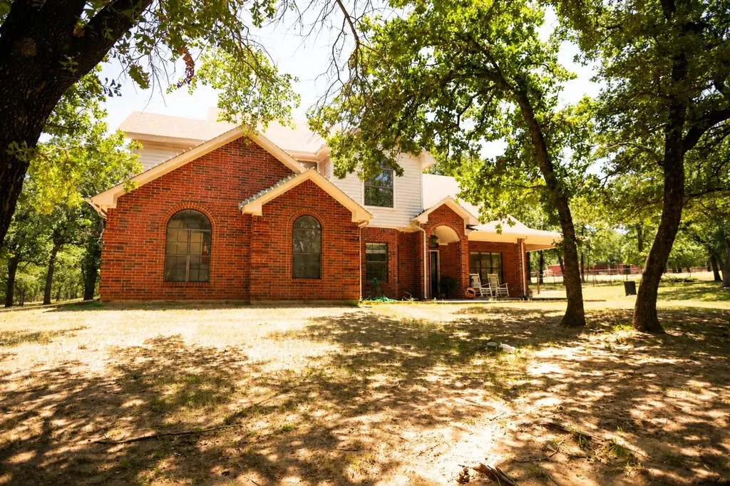 696 Indian Trail Decatur TX 76234
