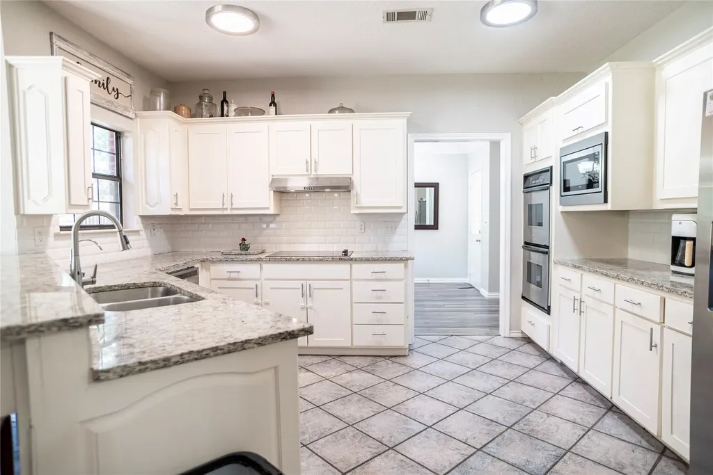 696 Indian Trail Decatur TX 76234
