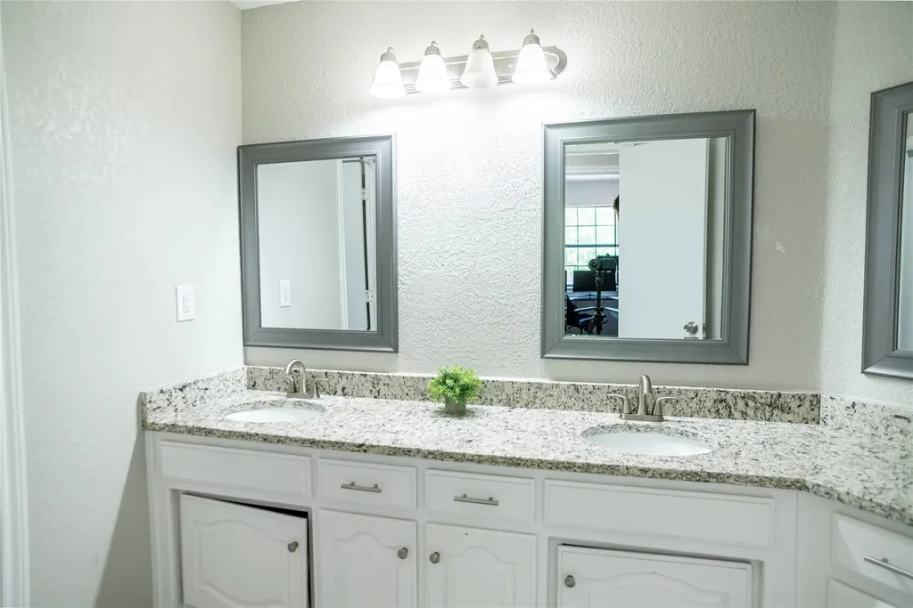 696 Indian Trail Decatur TX 76234