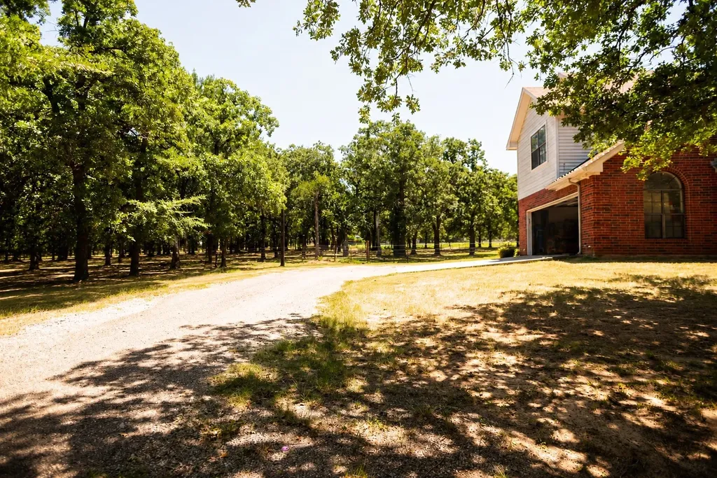 696 Indian Trail Decatur TX 76234