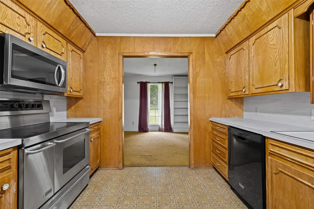 104 N Timberlane Lone Star TX 75668