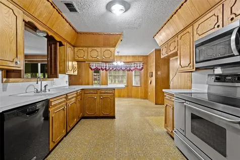 104 N Timberlane Lone Star TX 75668