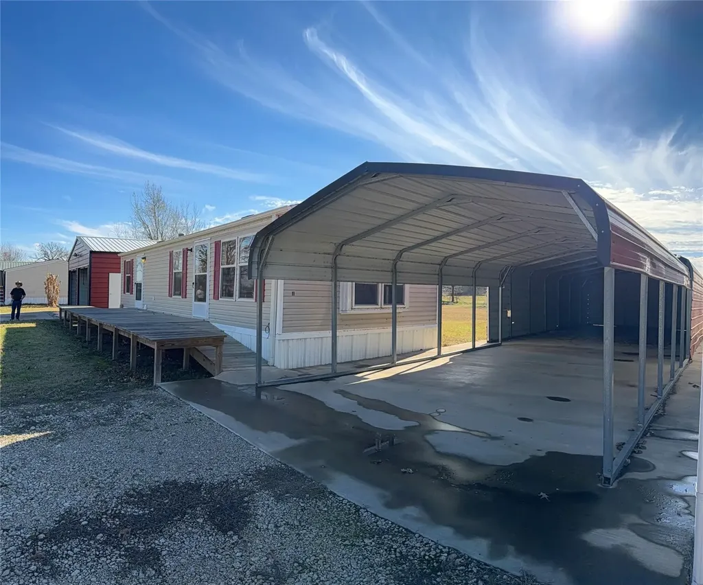 745 County Road 1895 Yantis TX 75497