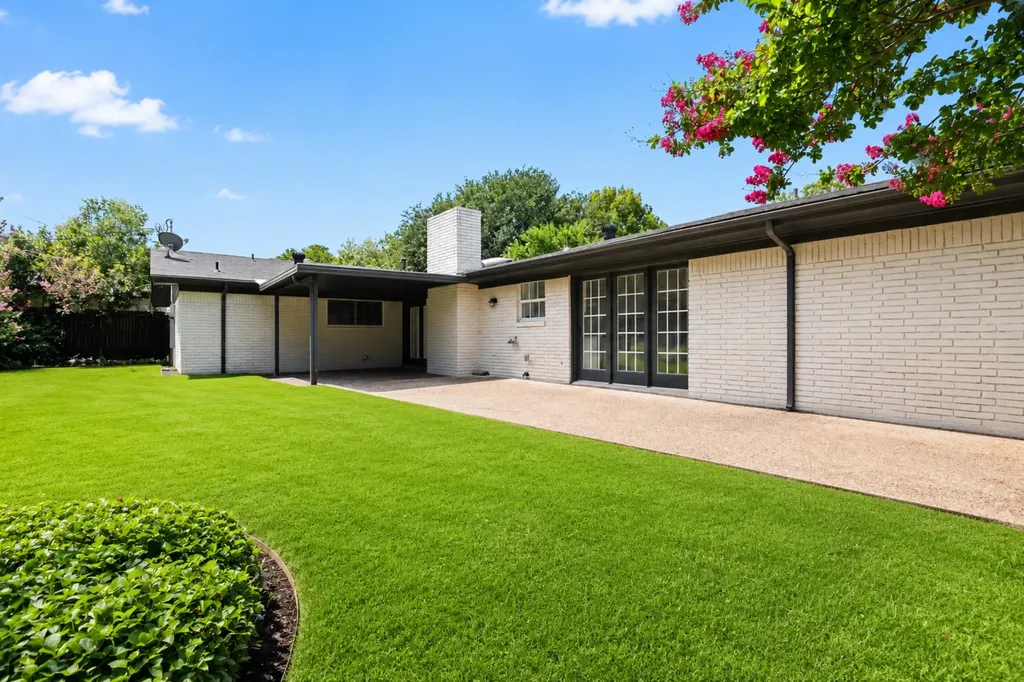 4348 Selkirk Drive W Fort Worth TX 76109