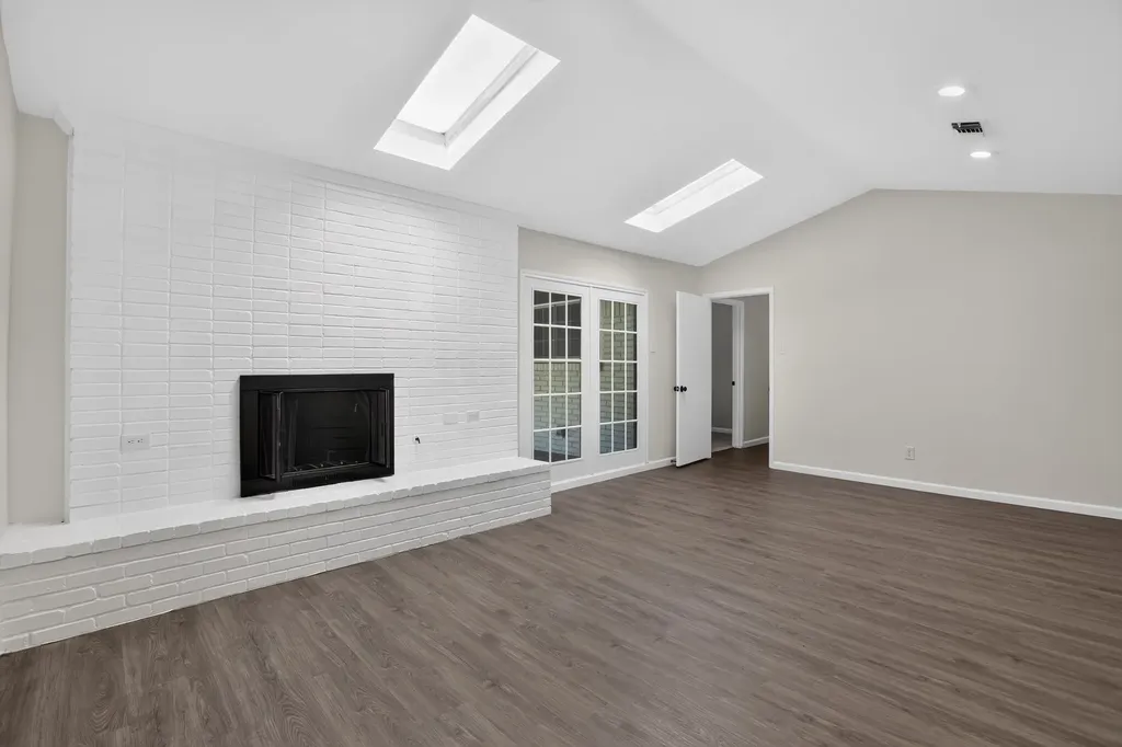 4348 Selkirk Drive W Fort Worth TX 76109