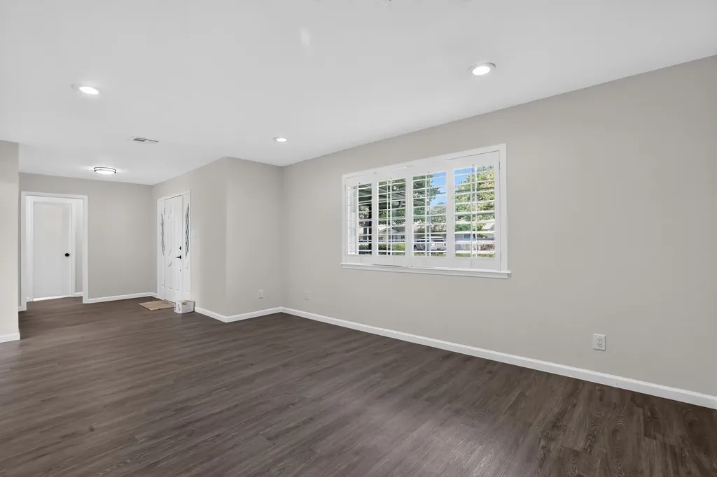 4348 Selkirk Drive W Fort Worth TX 76109