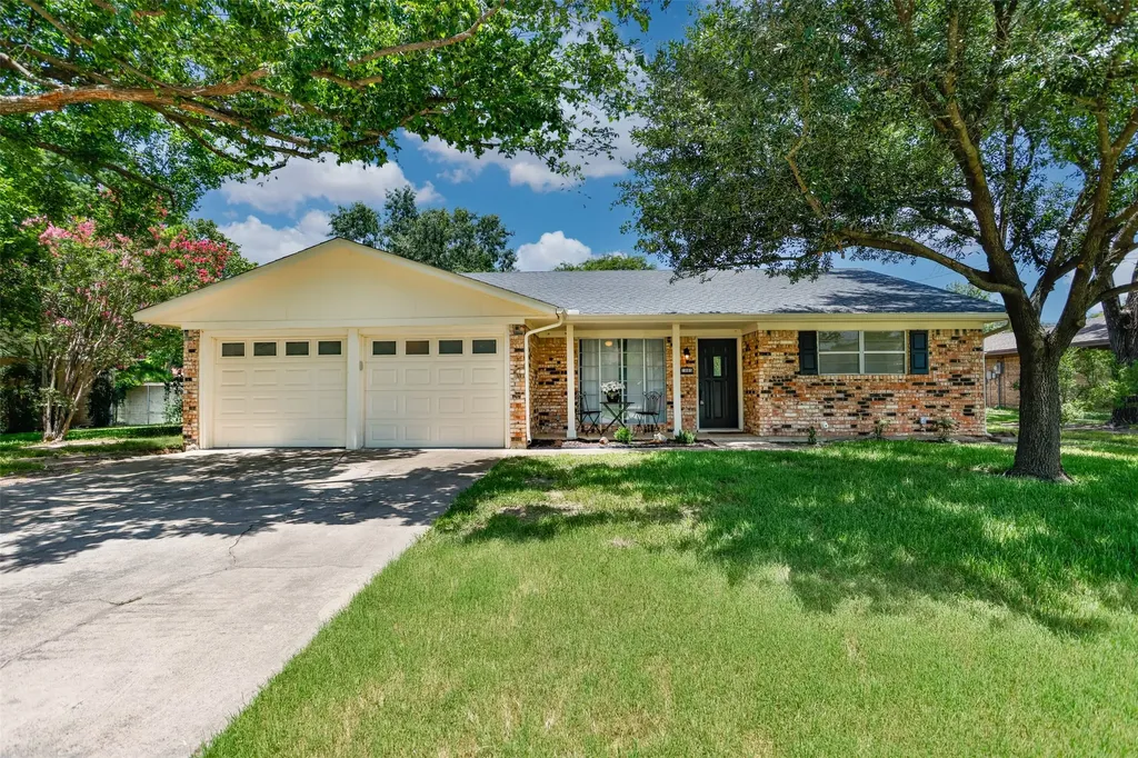 2005 Maplewood Drive Gainesville TX 76240