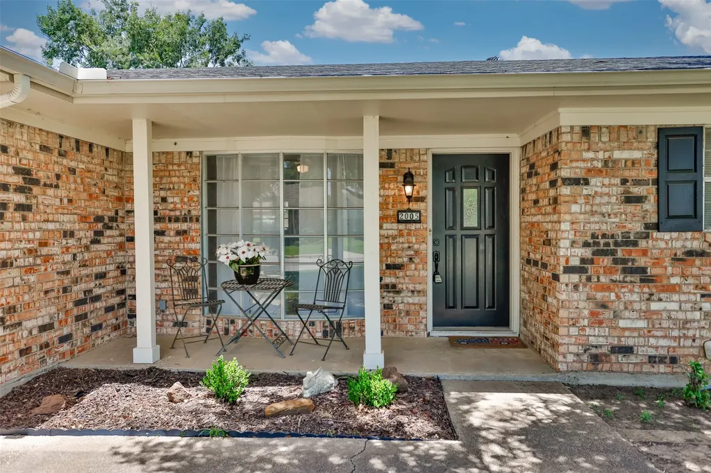 2005 Maplewood Drive Gainesville TX 76240